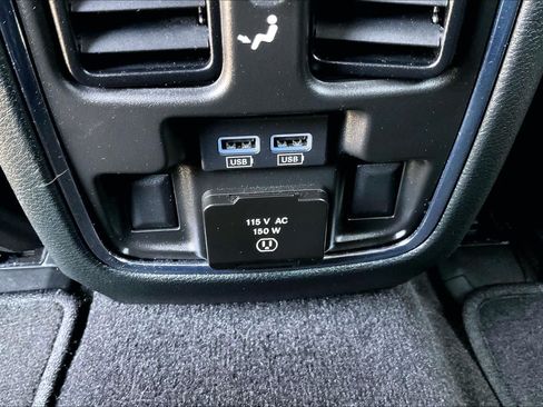 Used 2022 Jeep Grand Cherokee Limited w/ Tech Group RWD image 32