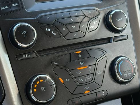 Used 2017 Ford Fusion SE FWD image 37