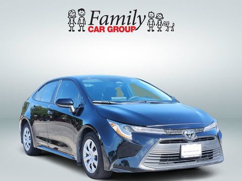 Used 2026 Toyota Corolla LE FWD image 2