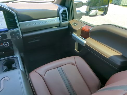 Certified 2022 Ford F350 King Ranch w/ King Ranch Ultimate Package AWD/4WD image 15