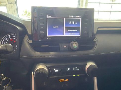 Used 2022 Toyota RAV4 LE AWD/4WD image 7