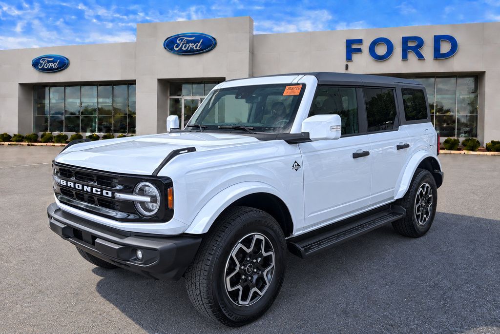 Certified 2026 Ford Bronco Outer Banks AWD/4WD image 1