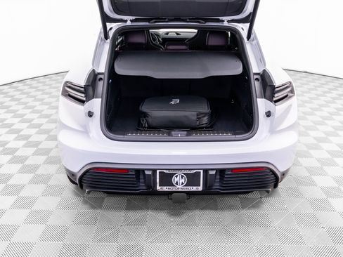 Certified 2025 Porsche Macan 4 Electric AWD/4WD image 34