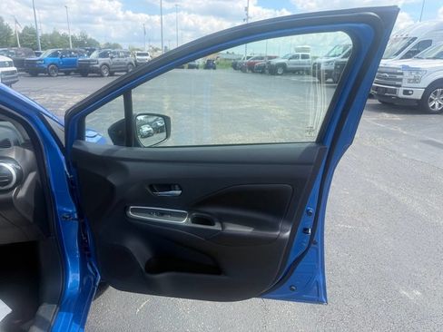 Used 2024 Nissan Versa SR FWD image 52