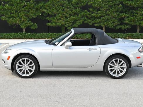 Used 2008 MAZDA MX-5 Miata Touring image 8