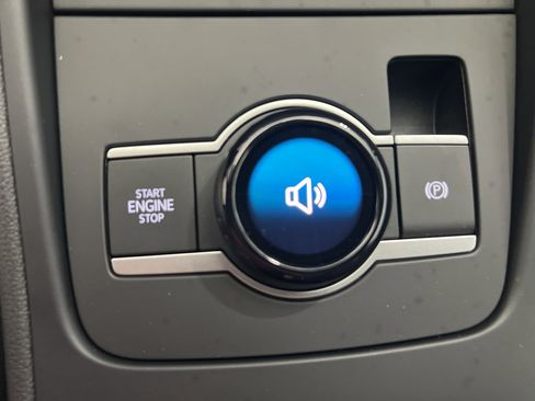 New 2025 Volkswagen Tiguan SE image 28