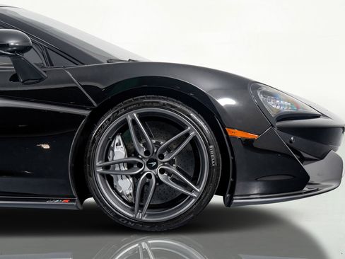 Used 2019 McLaren 570S Spider image 8