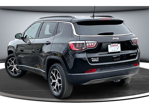 Used 2024 Jeep Compass Limited image 2