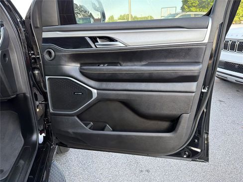 Used 2024 Jeep Wagoneer Series II AWD/4WD image 13