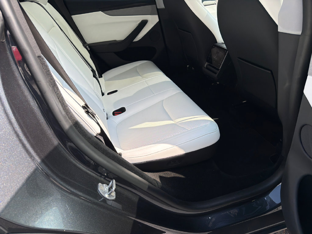 Used 2026 Tesla Model Y Long Range AWD/4WD image 18