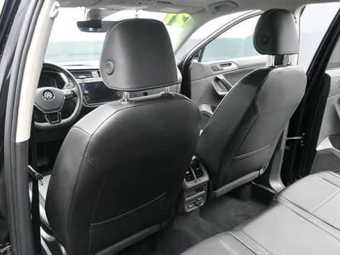 Used 2021 Volkswagen Tiguan SE AWD/4WD image 22