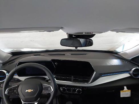 New 2026 Chevrolet Trax LT w/ Driver Confidence Package image 5