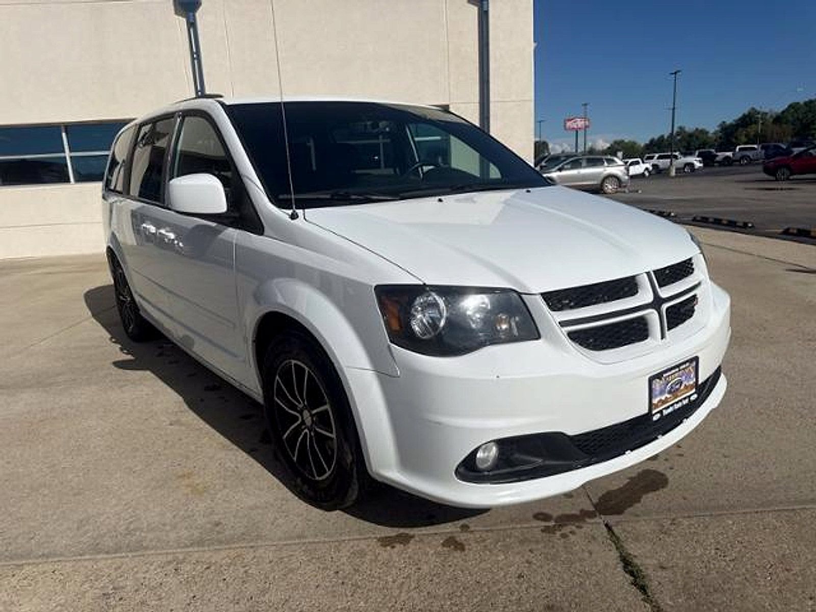 Used 2015 Dodge Grand Caravan R/T w/ Safety Sphere Group FWD image 3
