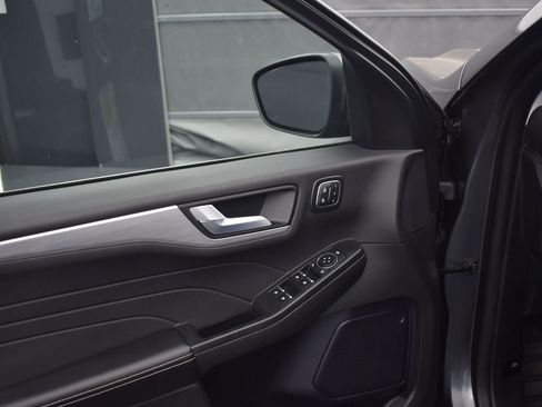 Used 2024 Ford Escape Platinum AWD/4WD image 25