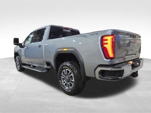 Used 2024 GMC Sierra 3500 SLT w/ SLT Premium Package image 11