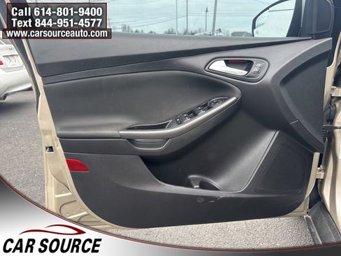 Used 2017 Ford Focus SEL w/ Cold Weather Package image 17