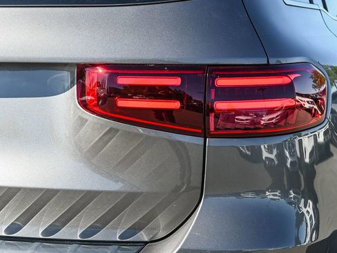 New 2026 Mercedes-Benz GLB 250 image 7