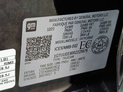 Used 2024 GMC Sierra 1500 AT4 w/ Technology Package AWD/4WD image 40