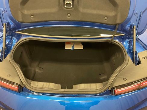 Used 2016 Chevrolet Camaro SS RWD image 13