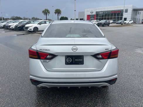 Used 2023 Nissan Altima 2.5 SV w/ SV Premium Package image 27