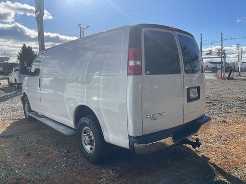 Used 2019 Chevrolet Express 2500 w/ Driver Convenience Package image 4