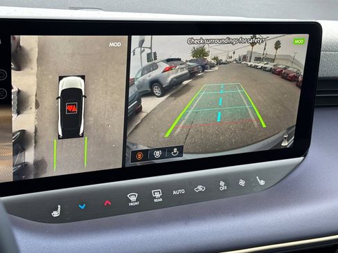 New 2026 Nissan Leaf Platinum+ w/ Cargo Package (Platinum+) image 17