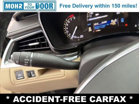 Used 2018 Cadillac XT5 Base image 17