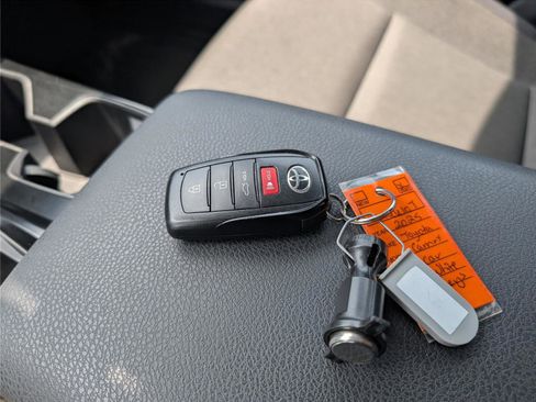 Used 2025 Toyota Camry LE w/ Convenience Package AWD/4WD image 19