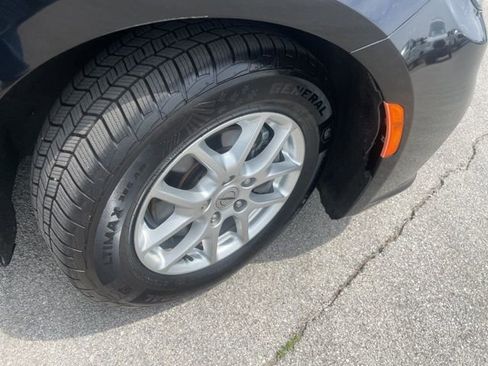 Used 2022 Chrysler Pacifica Touring-L FWD image 16