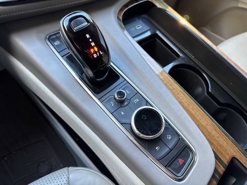 Used 2022 Cadillac Escalade Sport Platinum image 5