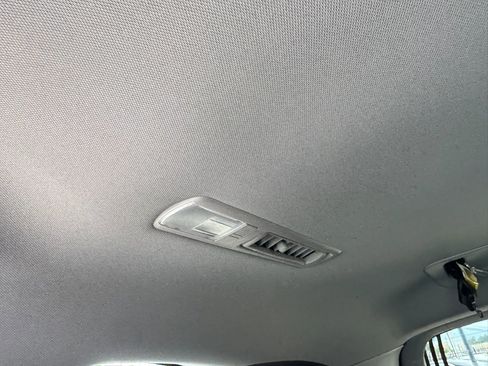 Used 2019 Toyota Highlander XLE FWD image 31