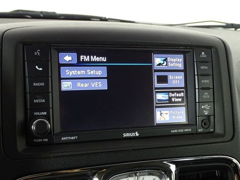 Used 2014 Chrysler Town & Country Touring image 33