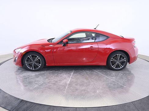 Used 2013 Scion FR-S image 2