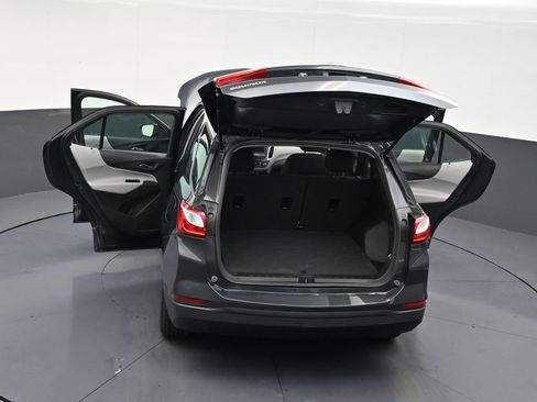 Used 2021 Chevrolet Equinox LS image 32