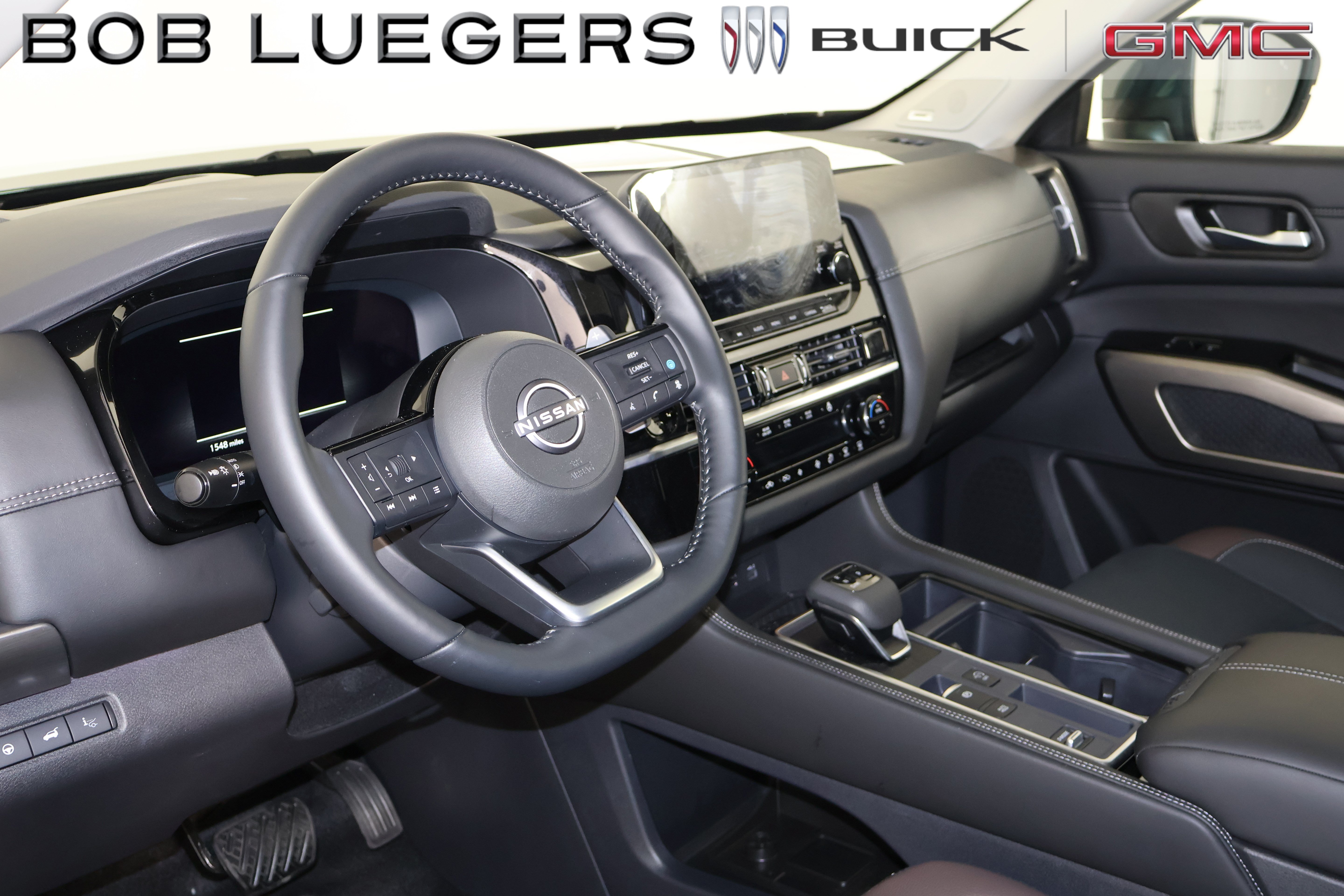 Used 2025 Nissan Pathfinder Platinum FWD image 8
