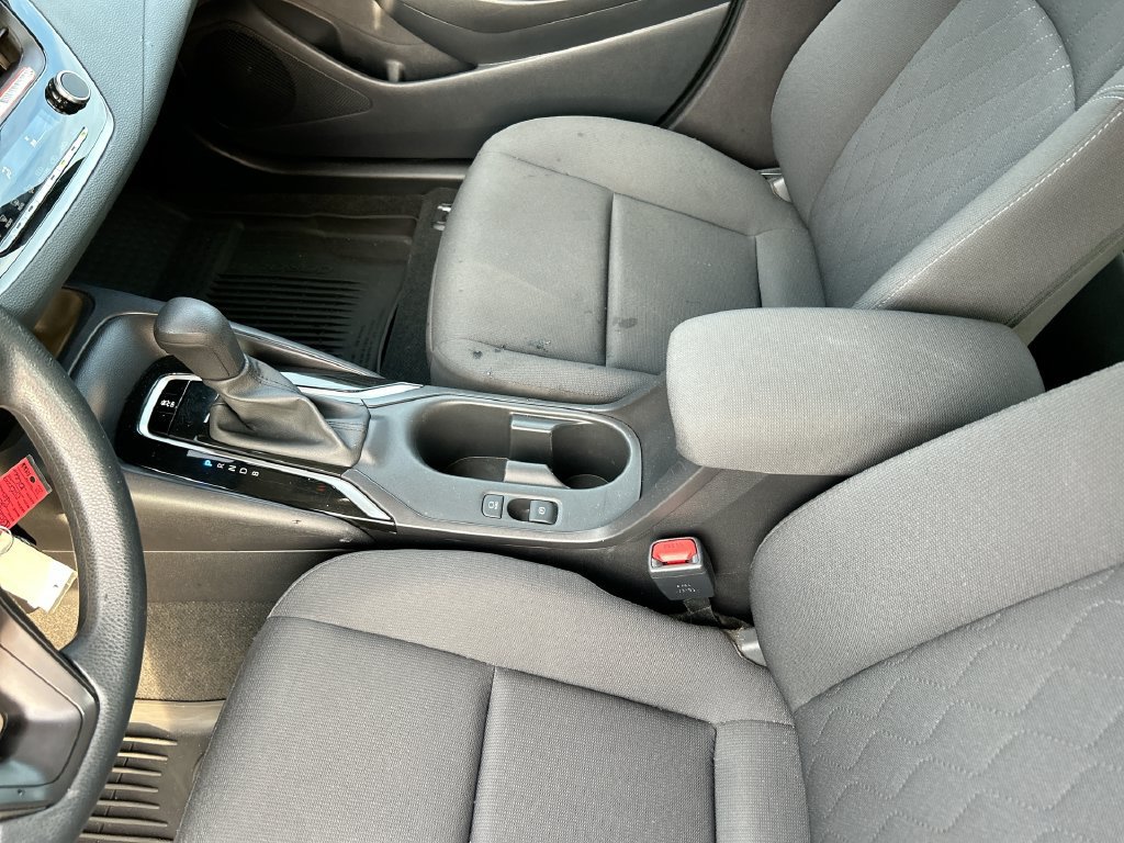 Used 2025 Toyota Corolla LE FWD image 27