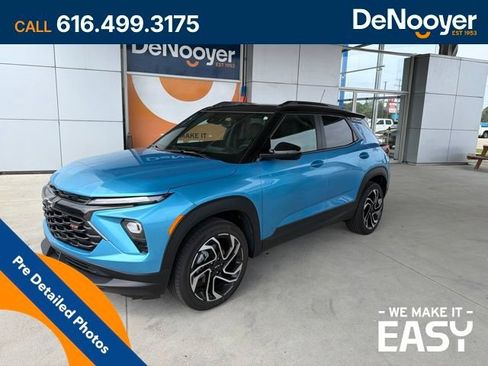 Used 2025 Chevrolet TrailBlazer RS w/ Convenience Package AWD/4WD image 1
