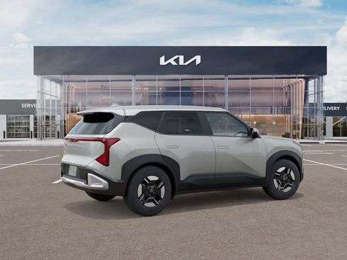 New 2027 Kia Seltos LX FWD image 6