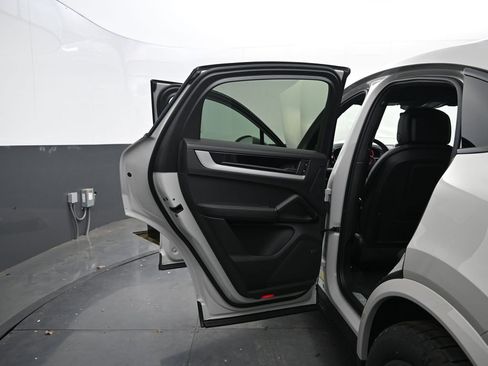 New 2025 Porsche Cayenne Coupe image 25