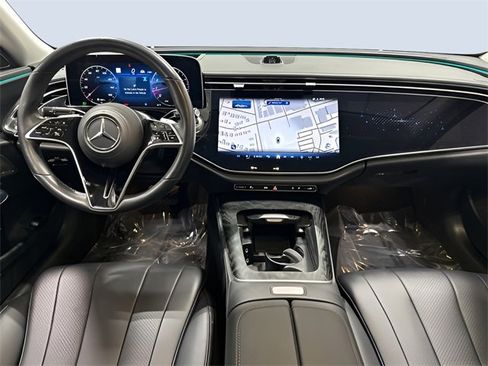 Used 2025 Mercedes-Benz E 350 4MATIC Sedan image 13