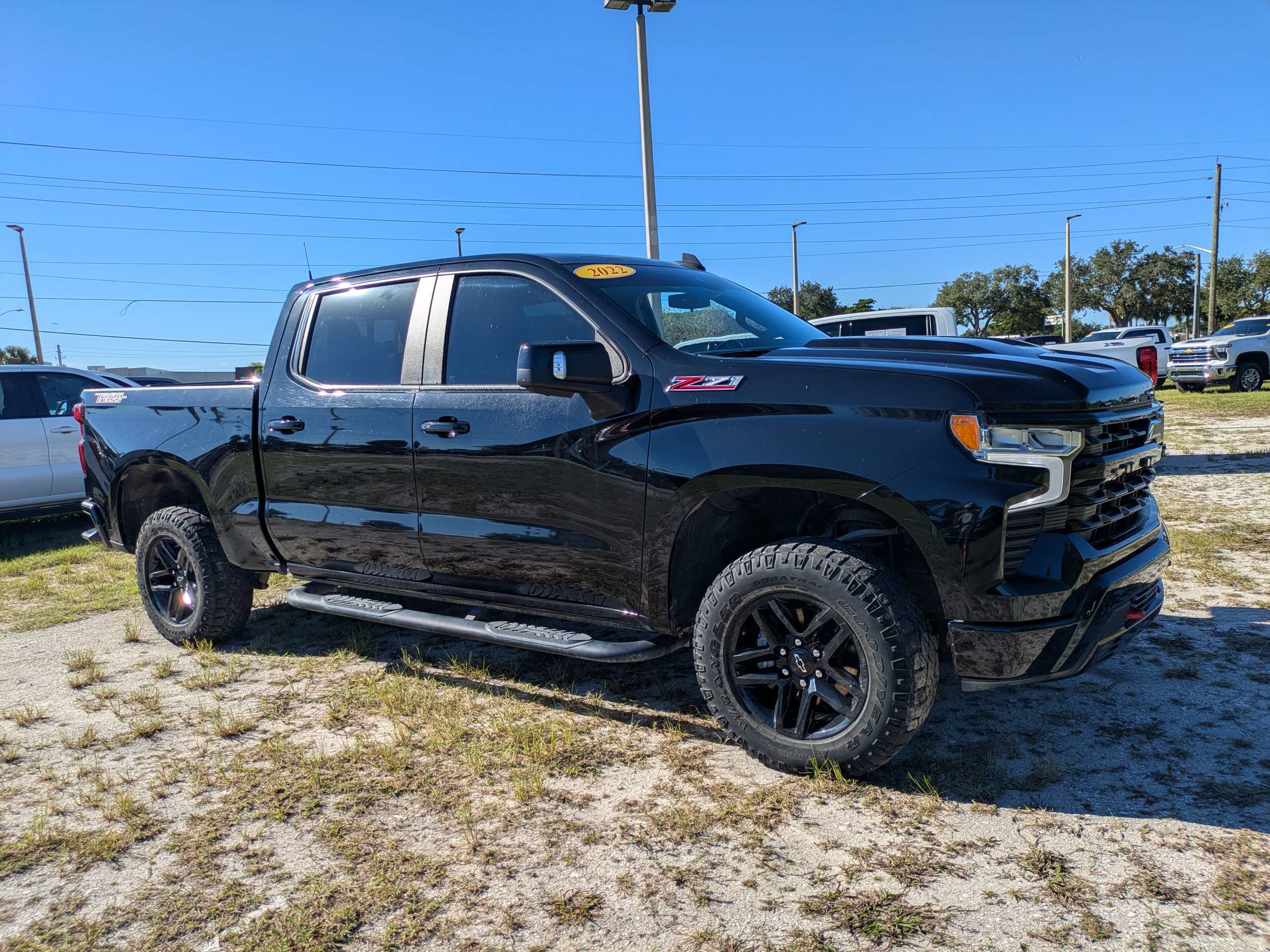Used 2022 Chevrolet Silverado 1500 LT Trail Boss w/ LT Trail Boss Premium Package AWD/4WD image 2
