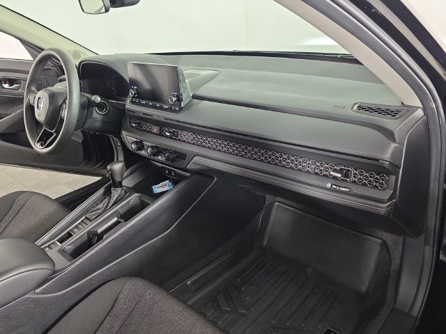 Used 2025 Honda Accord SE image 27