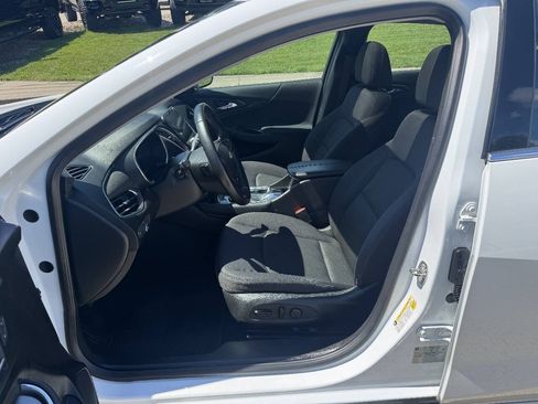 Used 2017 Chevrolet Malibu LT FWD image 11