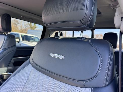 Used 2023 Ford F150 Limited image 29