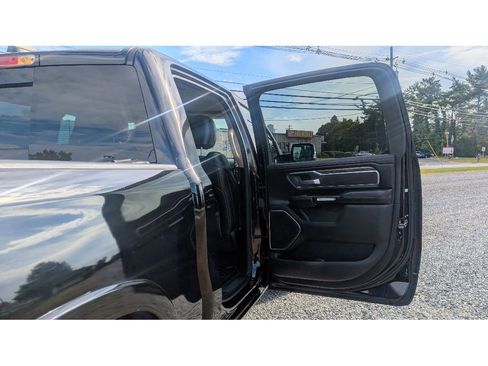 Used 2019 RAM 1500 Laramie image 12