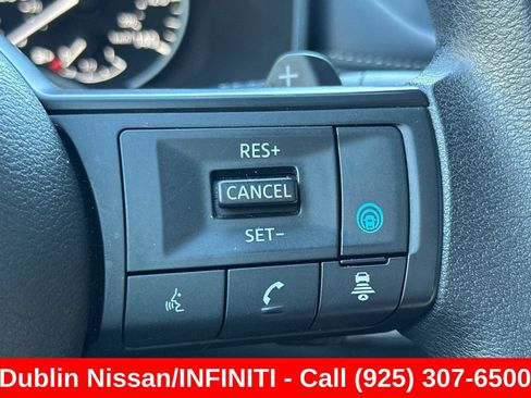 Used 2024 Nissan Rogue SV FWD image 37