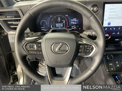 Used 2025 Lexus GX 550 w/ Accessory Package (2T) AWD/4WD image 44