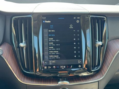 Certified 2023 Volvo XC60 B5 Plus w/ Climate Package image 23