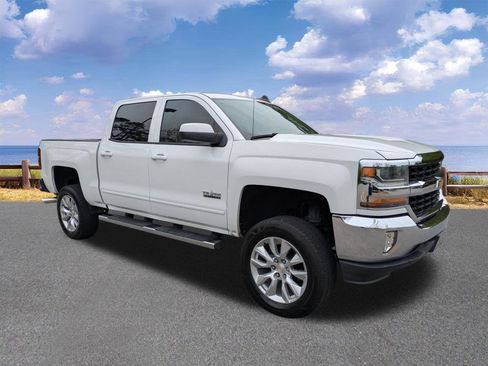 Used 2018 Chevrolet Silverado 1500 LT w/ Texas Edition image 10