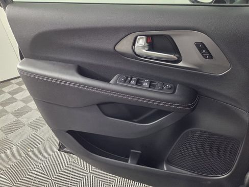 New 2026 Chrysler Pacifica Select FWD image 18